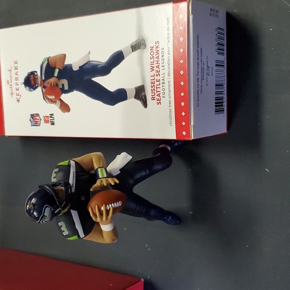 Hallmark Christmas ornament - Picture 2 of 2